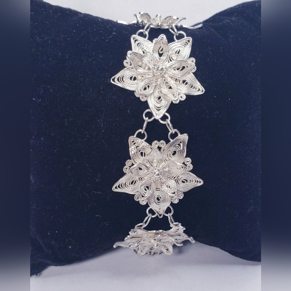 Floral Style Filigree Sterling Silver Bracelet 8" Long. - Picture 3 of 6
